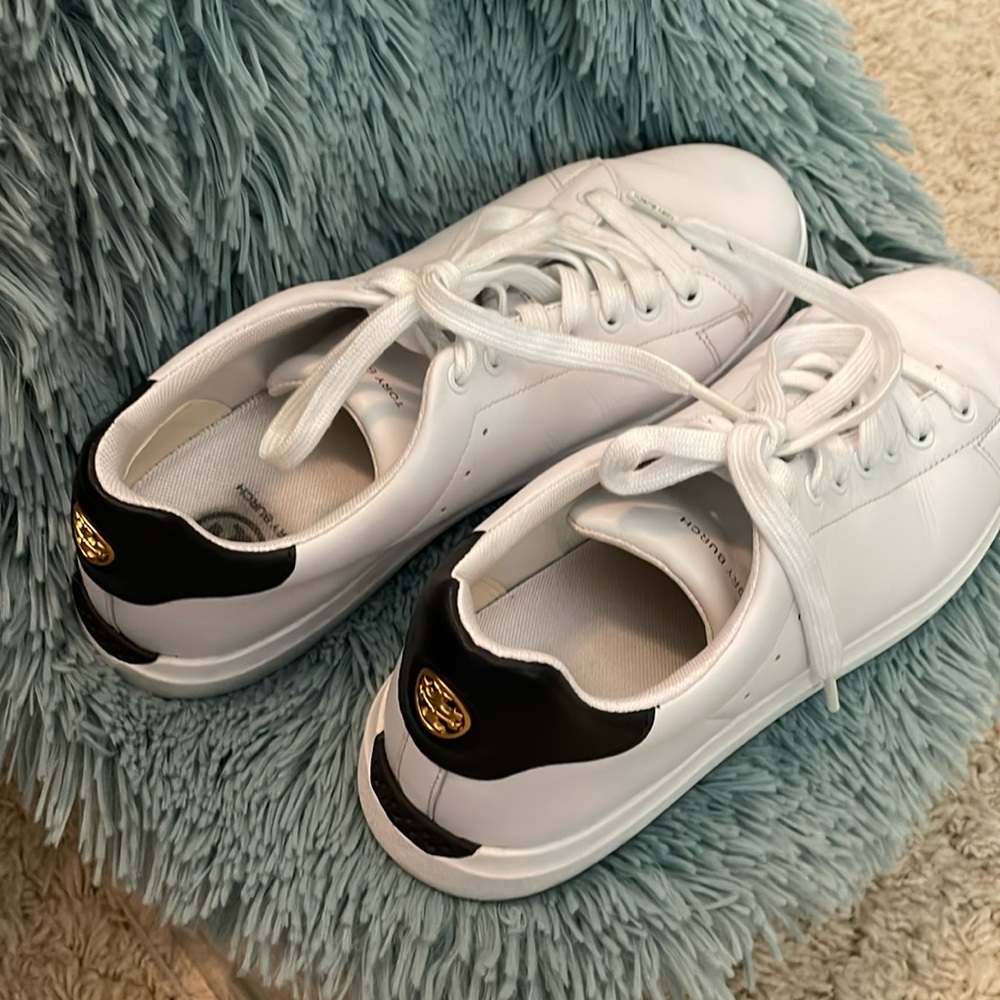 Tory Burch Sneakers size 9 White with black detail on back heel